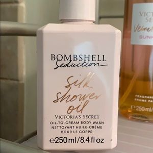Bombshell oil seduction